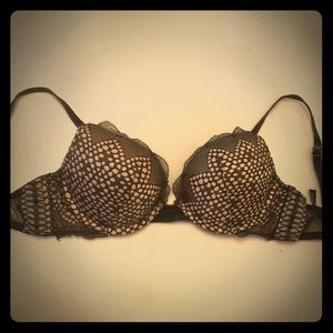 Size 32 B Victoria secret bra. Olive green and tan